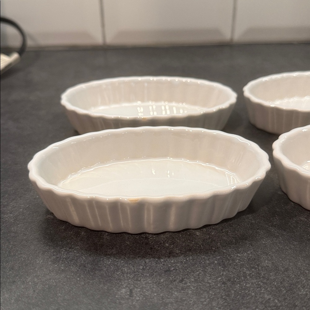 White Ceramic Oval Baking Dishes Set - Picture 2 of 7